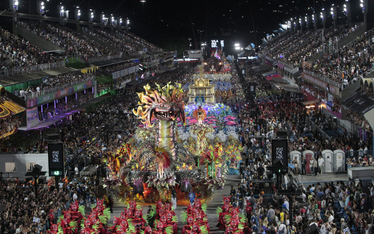 Vila Isabel desfila na Sapuca&iacute; no Carnaval 2025 - Reginaldo Pimenta/Ag&ecirc;ncia O Dia