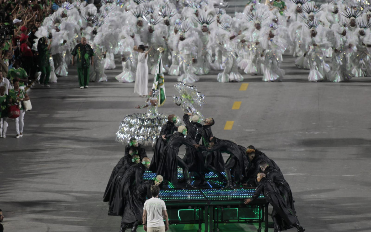 Mocidade levou o público da Sapucaí à uma viagem intergaláctica com muita tecnologia