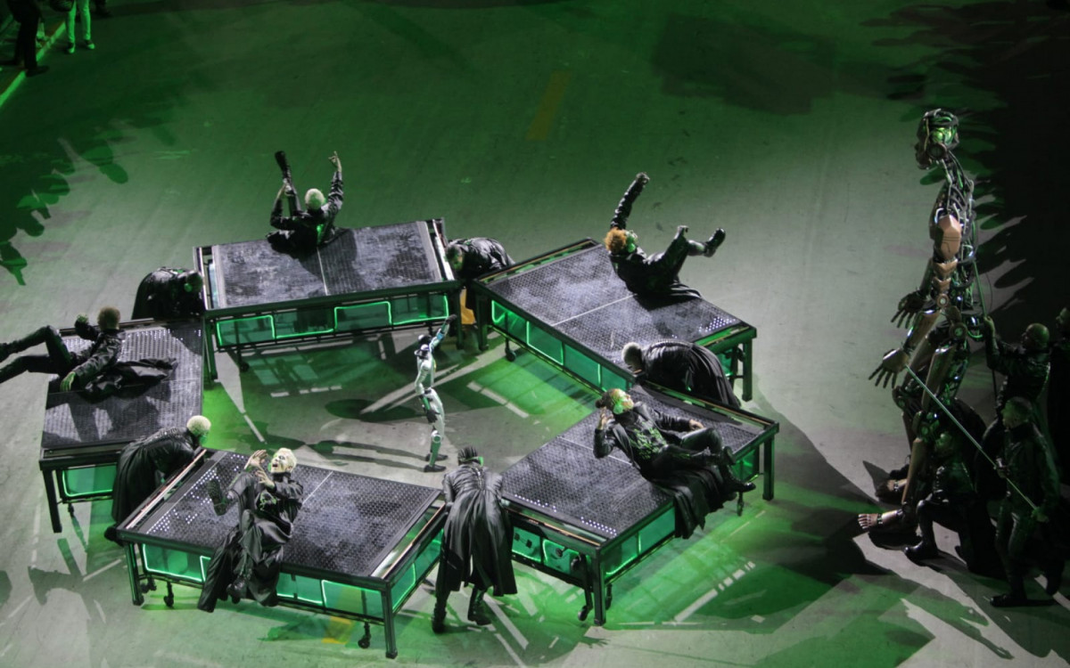 Mocidade levou o público da Sapucaí à uma viagem intergaláctica com muita tecnologia