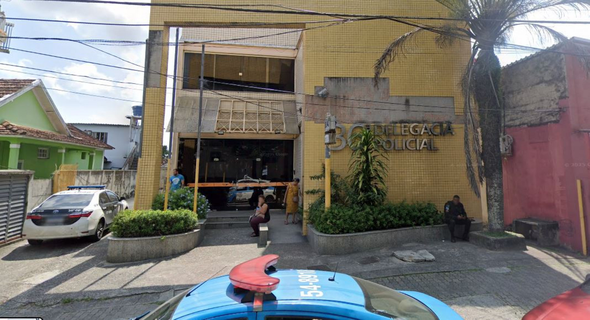 A 36&ordf; DP (Santa Cruz) investiga o caso - Reprodu&ccedil;&atilde;o / Google Street View