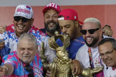 Rosas de Ouro se sagra campeã do Carnaval de São Paulo