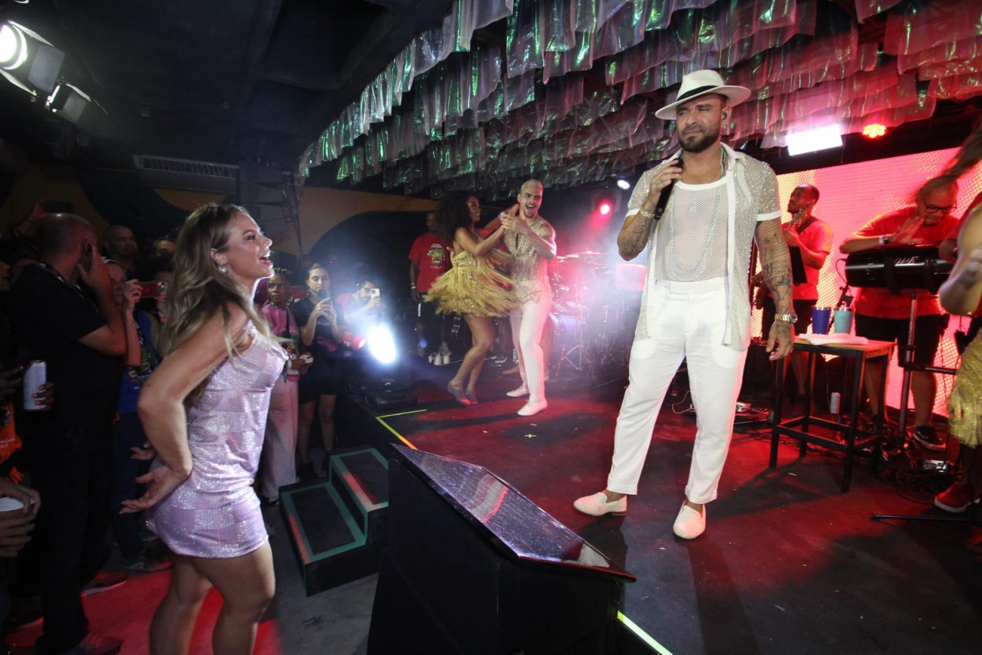 Paolla Oliveira curte show de Diogo Nogueira - Marcos Ferreira/ Brazil News