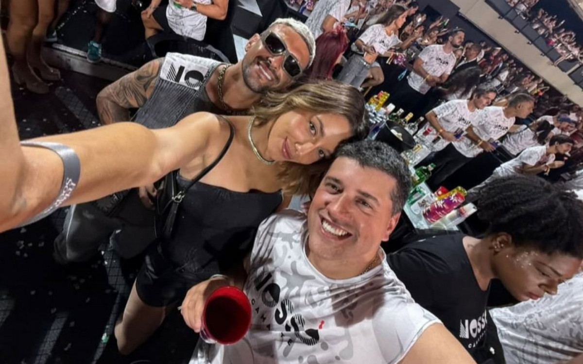 Arrascaeta e Camila marcaram presença no Sambódromo