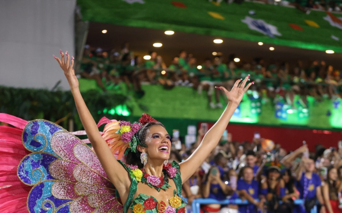 Alane Dias no desfile da Grande Rio 2025