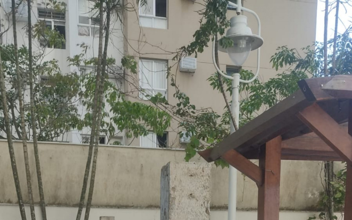 Imagens mostram a pilastra que despencou e atingiu a menina de 7 anos no Recreio