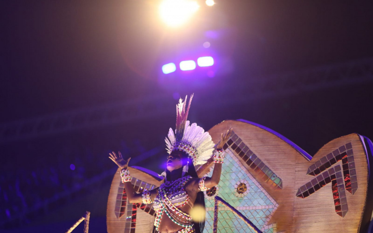 Grande Rio convidou o p&uacute;blico da Sapuca&iacute; a conhecer as &aacute;guas encantadas do Par&aacute;