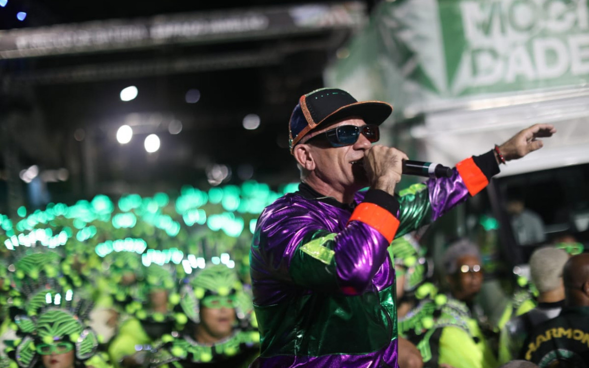 Mocidade explorou o avanço tecnológico, com uso de robôs, durante desfile no Sambódromo