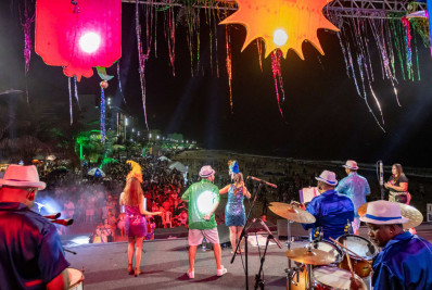 Bloco do Benê encerra Carnaval 2025 com homenagem a Rita Lee em Macaé