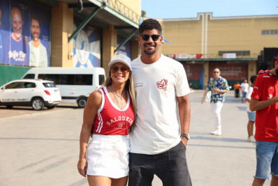 Celebridades acompanham apuração do Grupo Especial