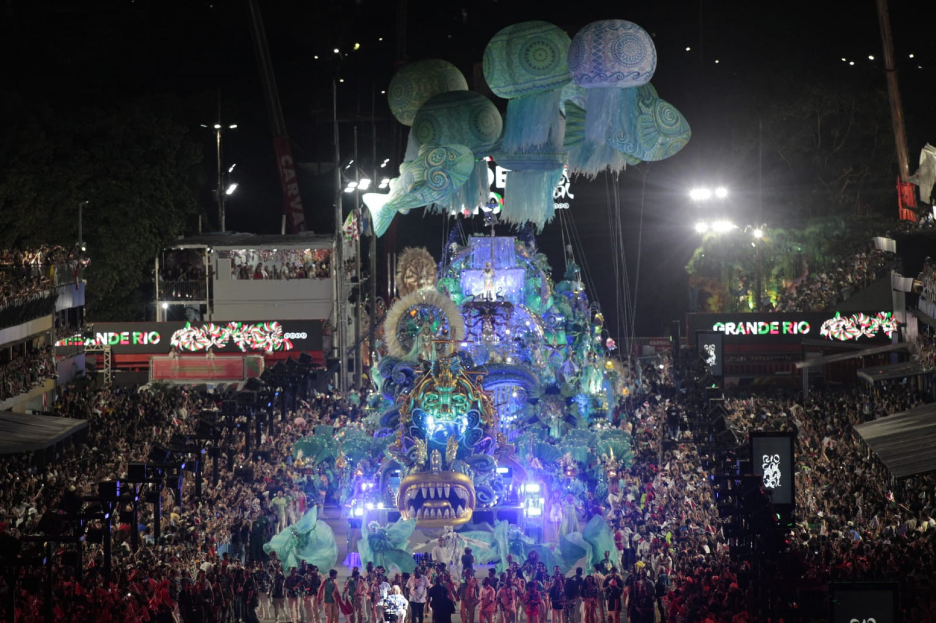 Grande Rio homenageou o Carimbó e a Encantaria, cultura típica do Pará, com o enredo