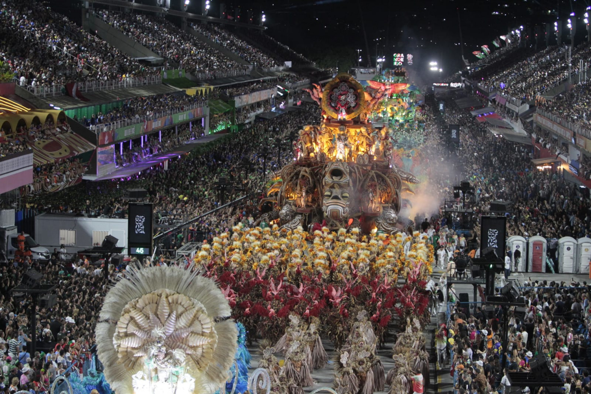 Grande Rio homenageou o Carimbó e a Encantaria, cultura típica do Pará, com o enredo