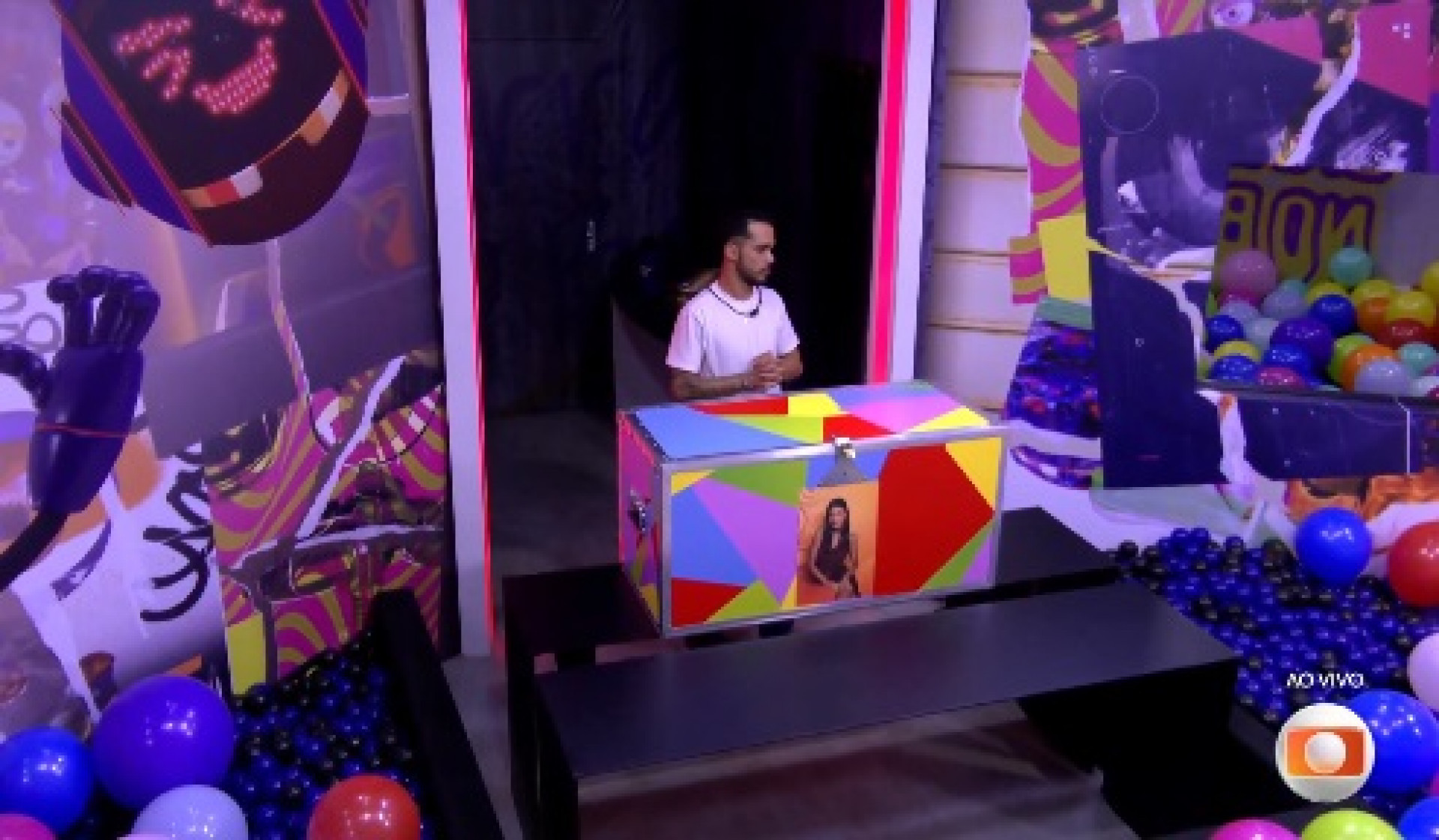 João Pedro tem que cumprir desafio para entrar na festa  - Reprodução/TV Globo