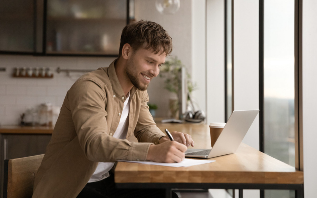 Legislativo, Executivo e Judici&aacute;rio s&atilde;o os tr&ecirc;s Poderes do Estado (Imagem: fizkes | Shutterstock)