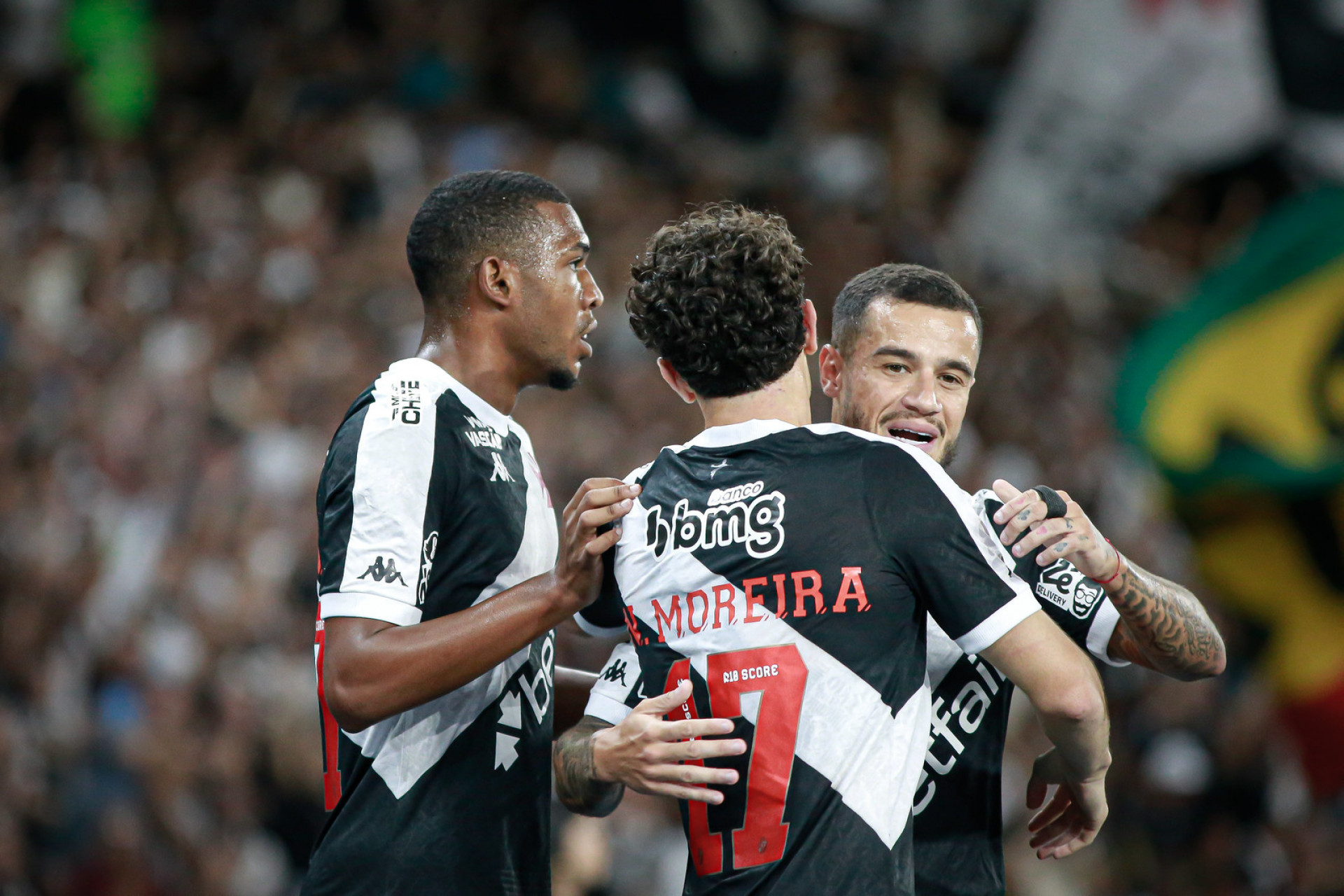 Rayan, Nuno Moreira e Philippe Coutinho se destacaram na vitória do Vasco - Matheus Lima/Vasco