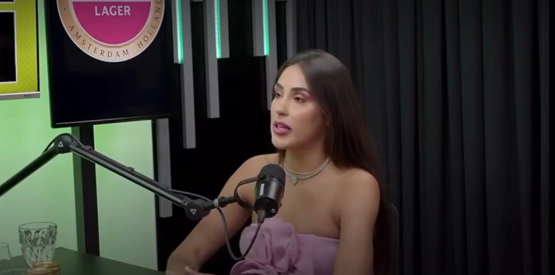 Deniziane Ferreira, durante participação no podcast 'Mussi com Climão' desta quarta-feira (5) - Reprodução / X