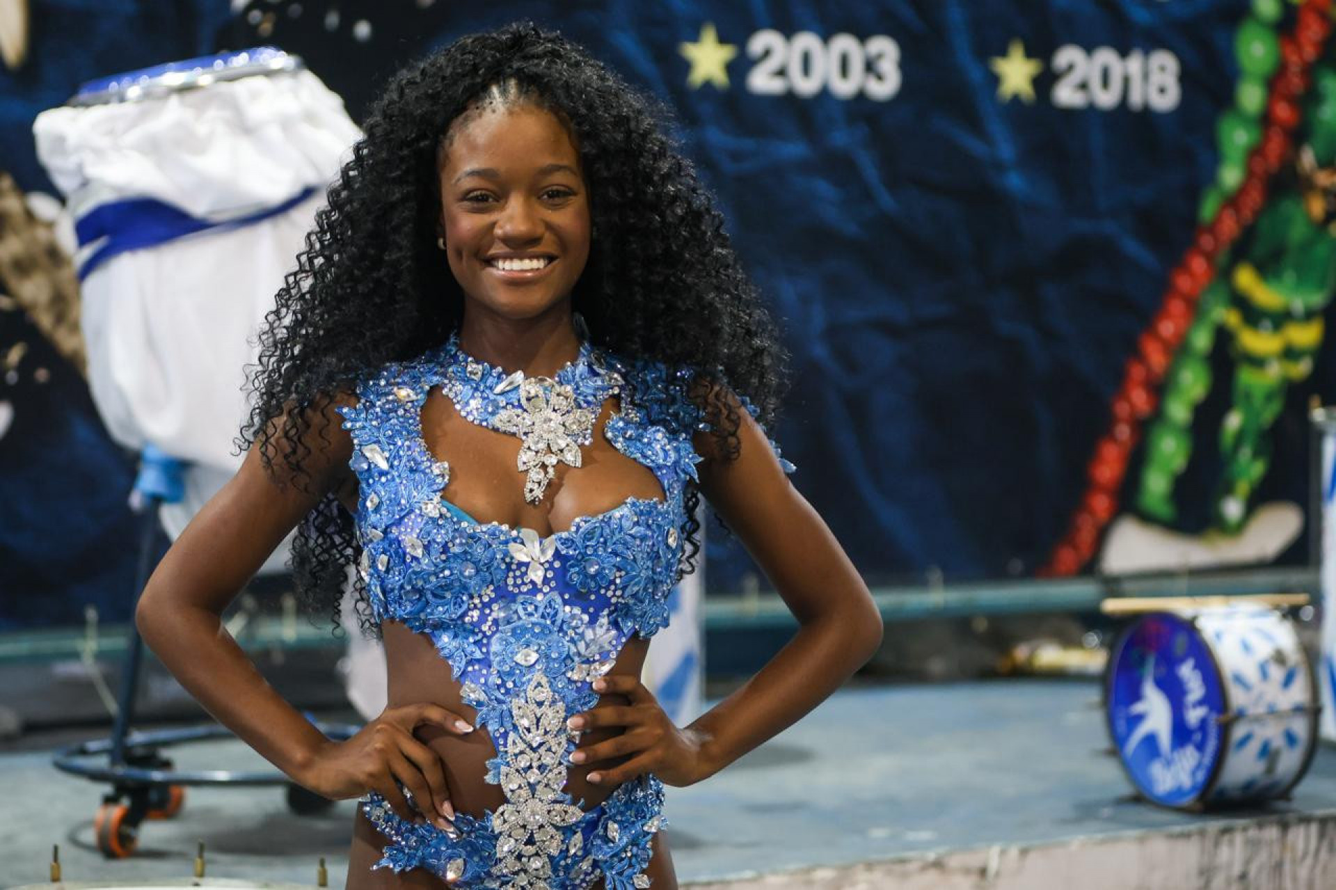 Rainha de Bateria, Lorena Raissa comemorando título da Beija-Flor - Renan Areias/Agência O DIA