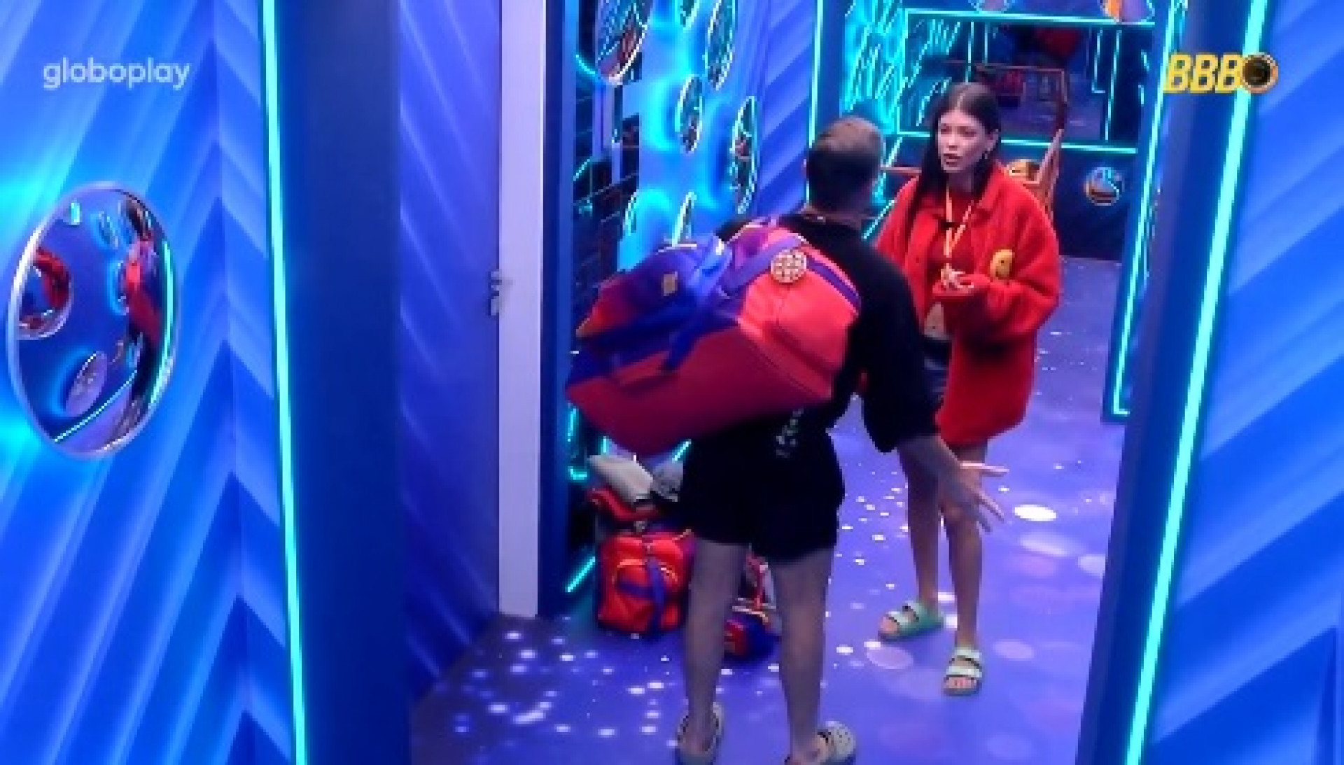 Vitória deixou o quarto do líder nesta quinta-feira  - Reprodução de Vídeo 