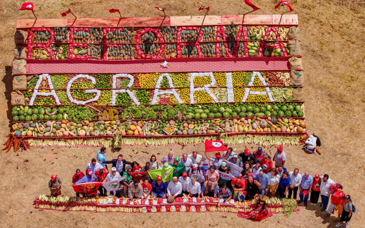 Lula menciona que governo levou dois anos para inventariar as terras para reforma agrária