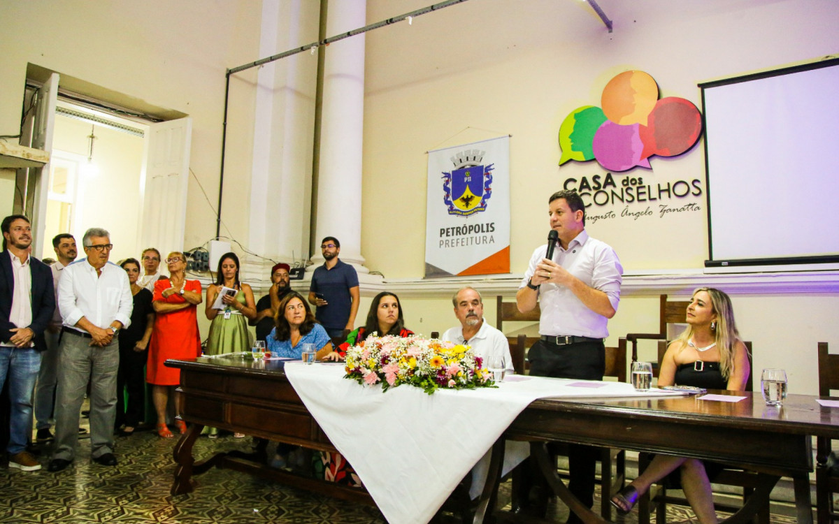 Cerimônia foi realizada na Casa dos Conselhos