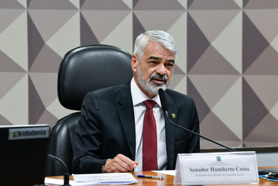 Humberto Costa defende manutenção de Guimarães como líder do governo na Câmara