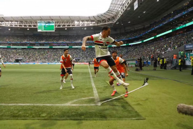 Jogadores do Paulistão são orientados a não chutarem bandeira de escanteio em comemorações