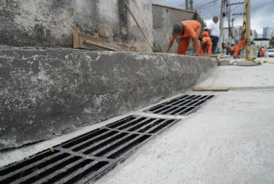 São Gonçalo reconstrói ponte para passagem de veículos e pedestres no Centro