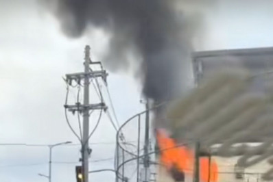 Galpão pega fogo em Santo Cristo