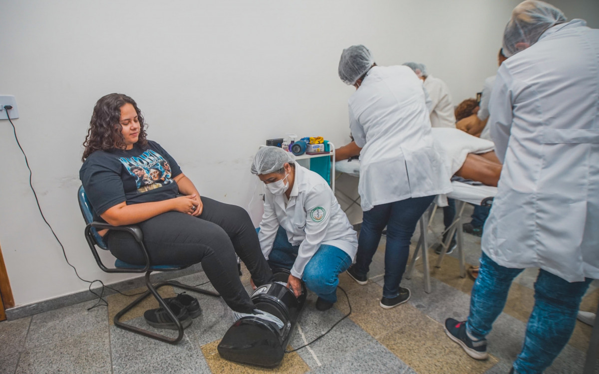 A sessão contou com diversas técnicas de massagem