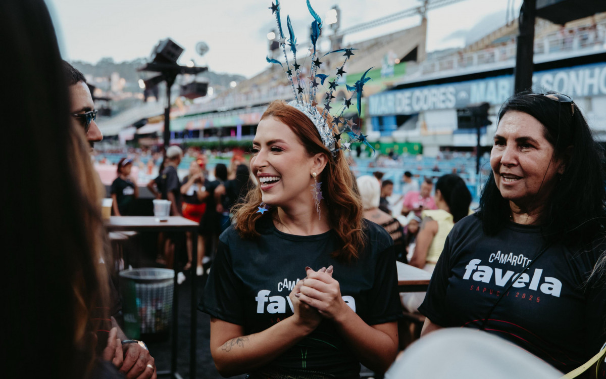 Gabriela Lopes Siqueira com convidados