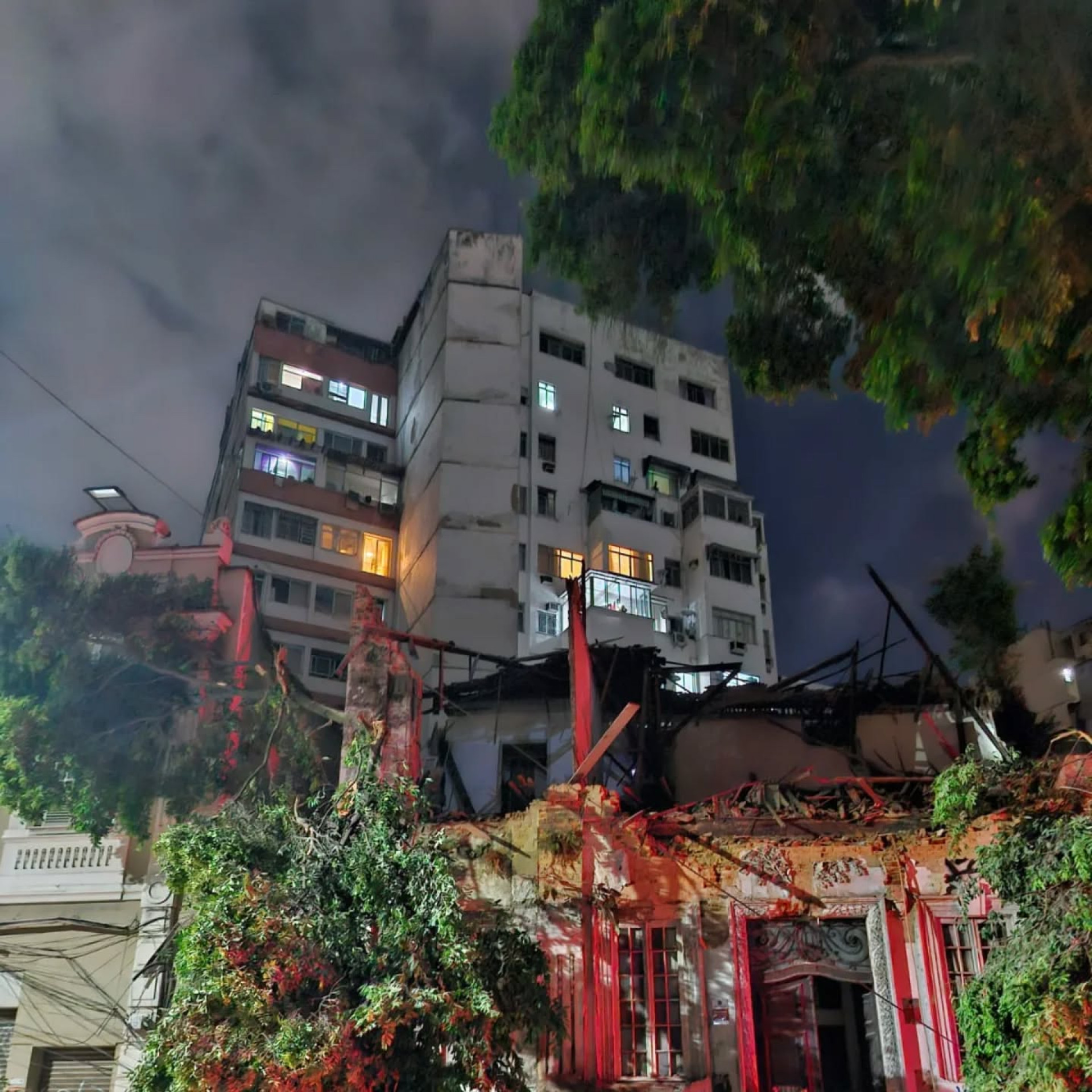 Imagens mostram parte do casarão que desabou no Centro do Rio  - Reprodução/Redes sociais