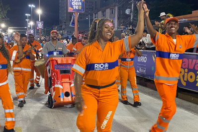 Mais de 71 toneladas de lixo são recolhidas na Sapucaí após Desfile das Campeãs