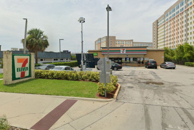 Mulher é presa por abrir rosto de homem com lata de batata frita nos EUA