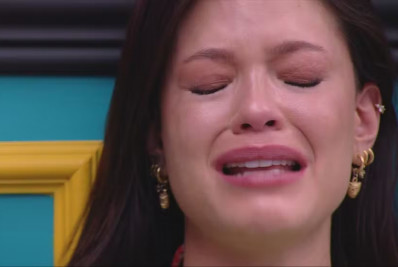 BBB 25: Vitória Strada chora após conversa sobre voto com Thamiris