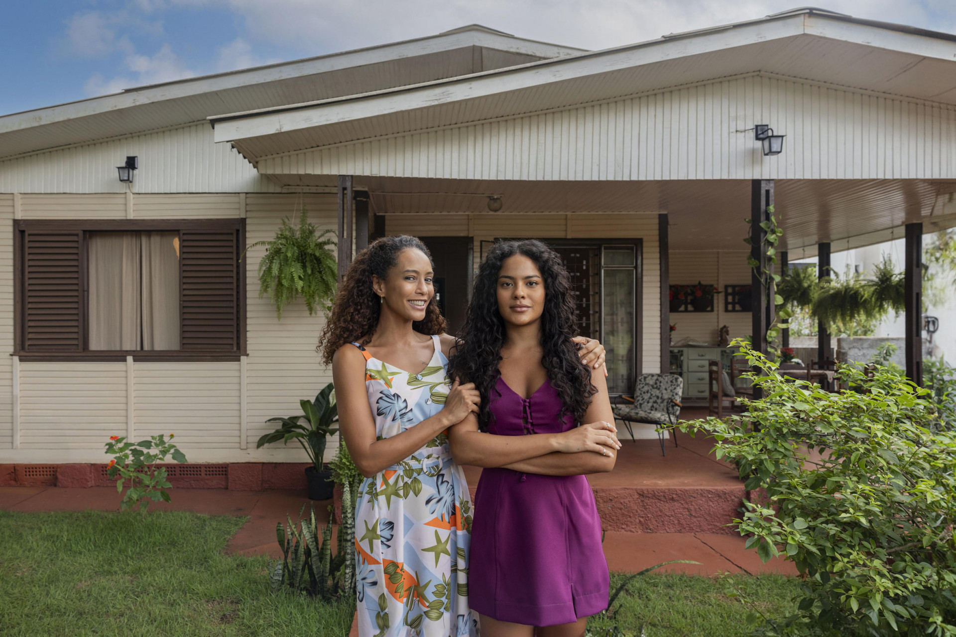 Raquel (Taís Araújo) e Fátima (Bella Campos)
 - Globo/ Fábio Rocha