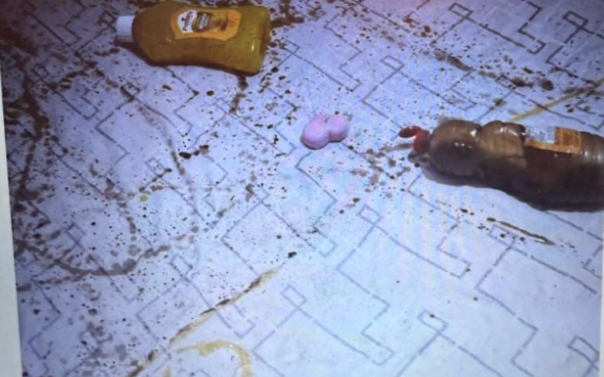 Jorge Roberto sujou pertences da vítima com mostarda e molho shoyu