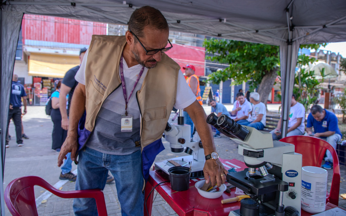 Conscientização de combate à dengue em Mesquita