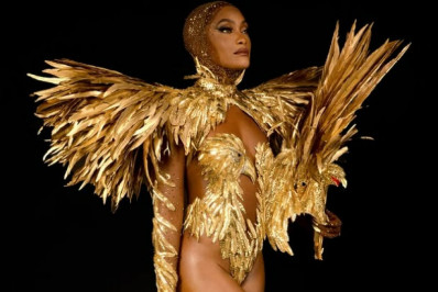 Após saída da Viradouro, Erika Januza agradece carinho dos fãs e comenta: 'Até breve'