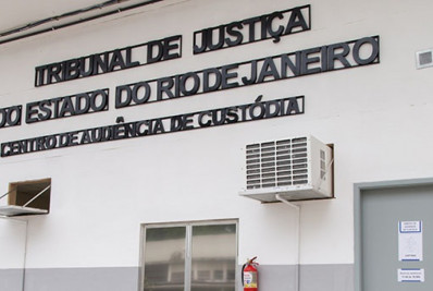 Mulher que esfaqueou namorado tem prisão preventiva decretada