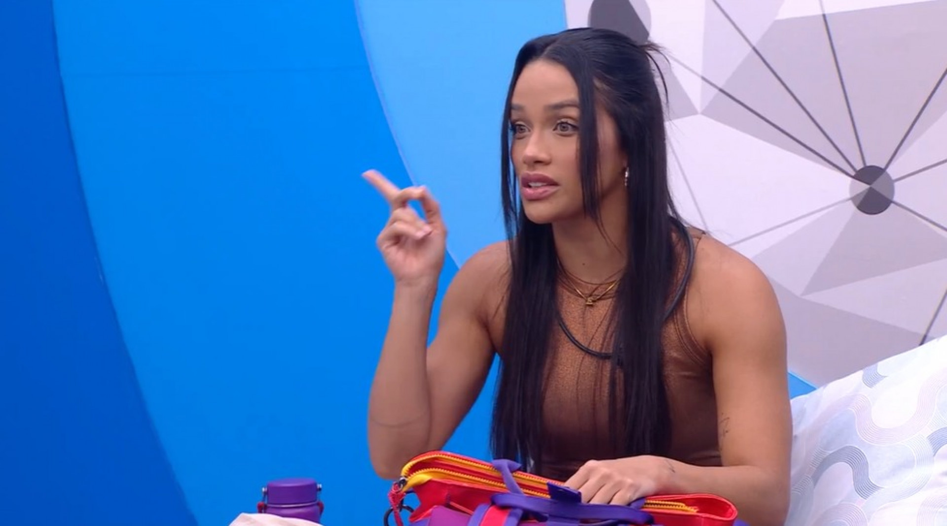 Eva se irrita com João Pedro  - Reprodução Globoplay