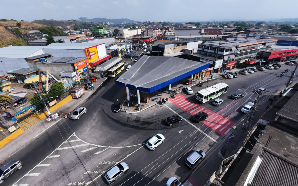 A Prefeitura implantou duas rotatórias nas imediações da rodoviária