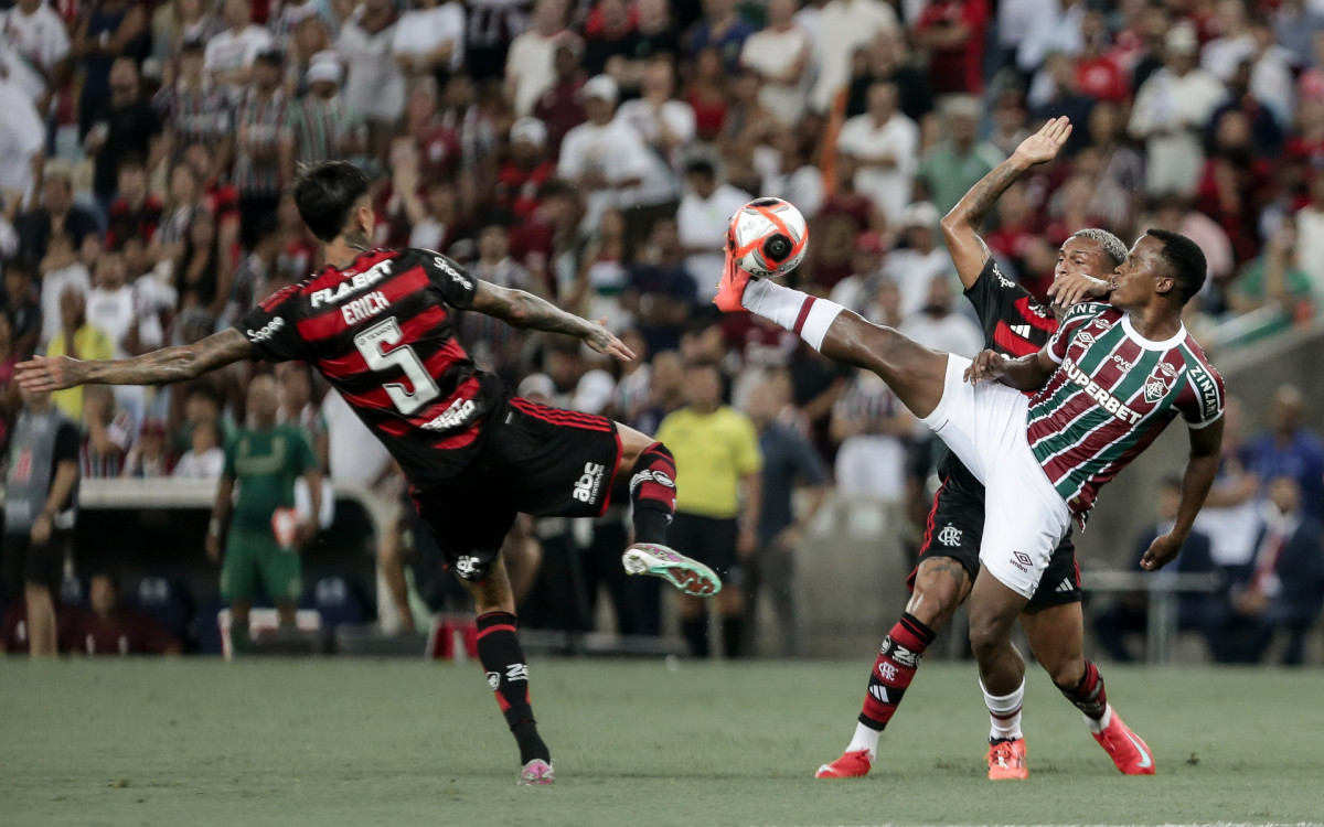 Lance do jogo entre Flamengo e Fluminense