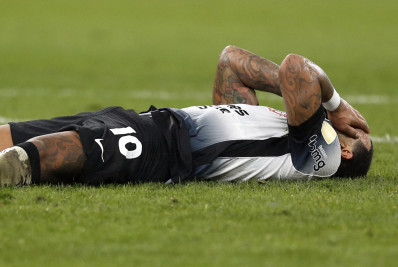 Corinthians vence Barcelona (EQU), mas cai pela terceira vez na pré-Libertadores