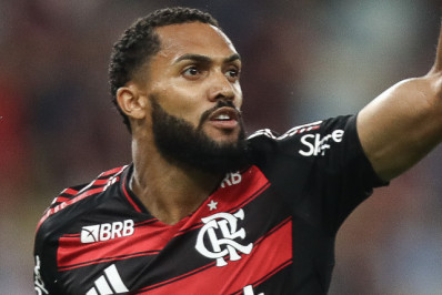 Após início ruim, Juninho celebra gol em final pelo Flamengo: 'Não estou aqui por acaso'