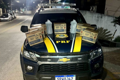 Após perseguição, homens são presos com insumos para fabricação de lança-perfume na BR-040, em Areal