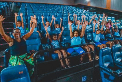 Alunos da rede municipal de Meriti conhecem o cinema pela primeira vez