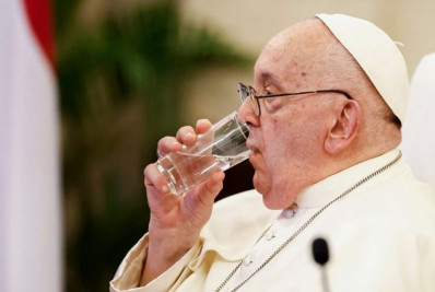 Próximo de receber alta, papa Francisco passa a noite bem em hospital