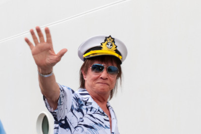 Roberto Carlos embarca no cruzeiro 'Além do Horizonte'