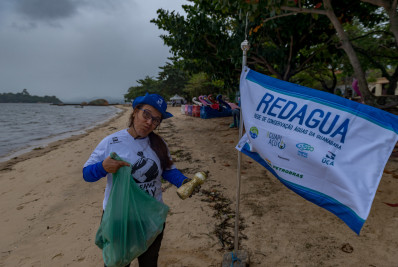 Voluntários se mobilizam para grande ação de limpeza na Baía de Guanabara