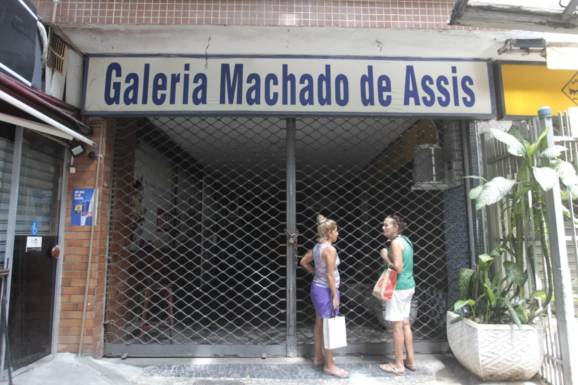 Incêndio atingiu loja no interior da Galeria Machado de Assis, no Flamengo, Zona Sul - Reginaldo Pimenta/Agência O Dia