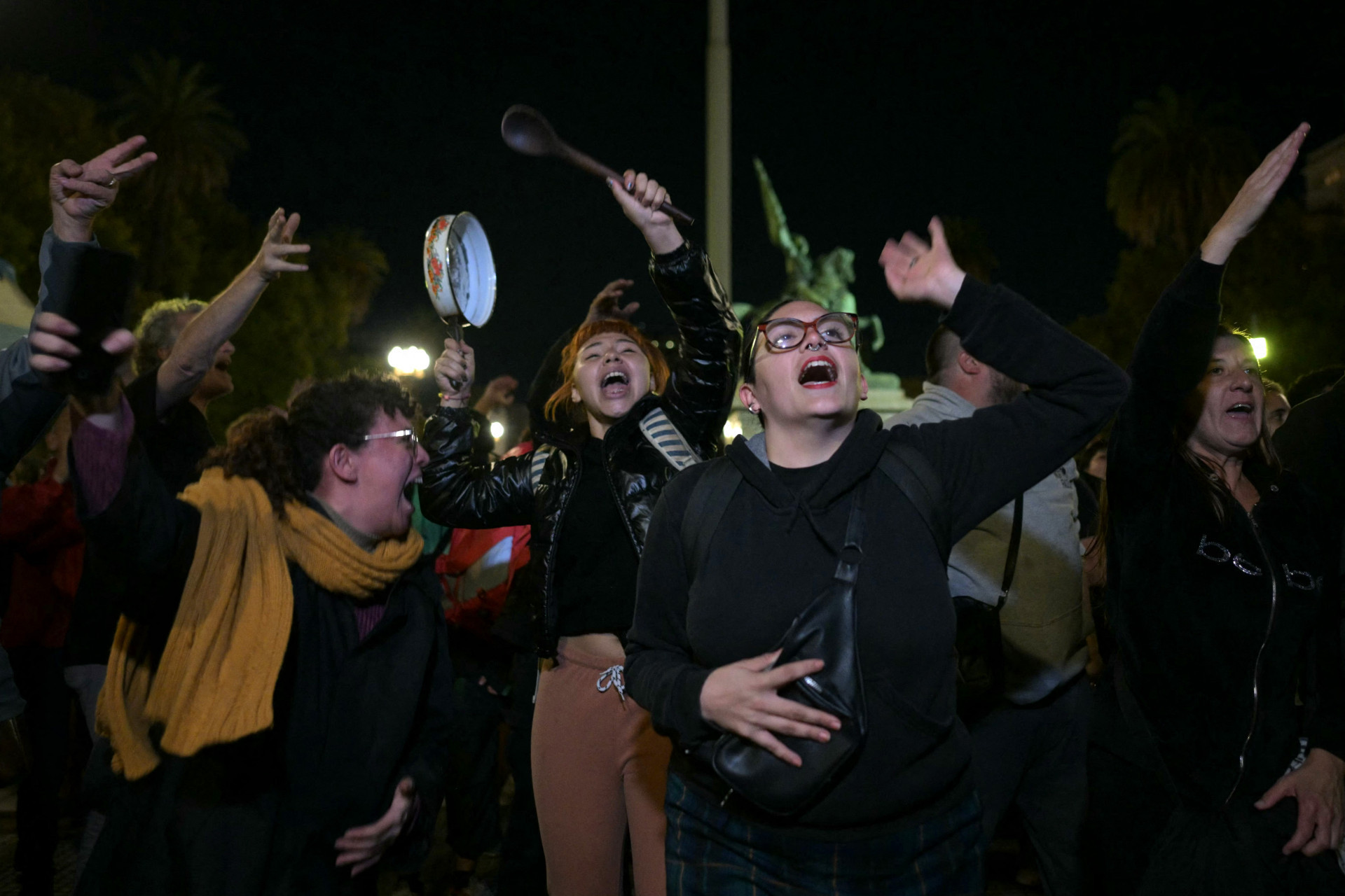Argentinos protestam contra o governo Milei - AFP